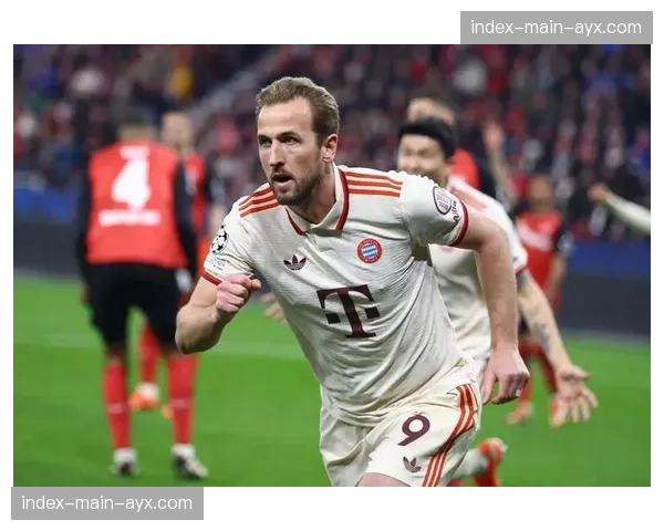 即时战报：凯恩回撤做轴，萨内斜插左肋部得球低射破门，拜仁取得领先