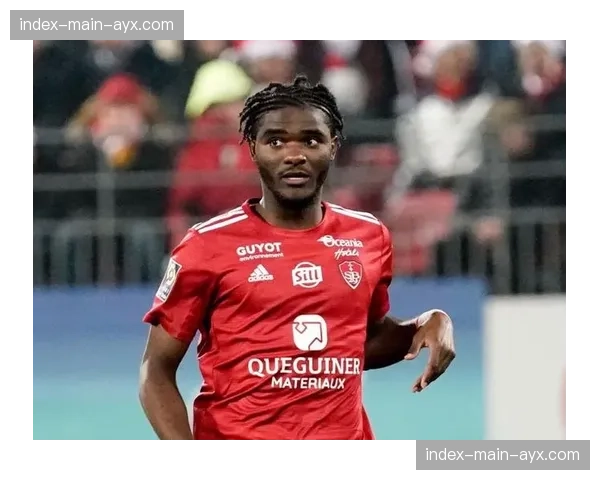 聚焦：布雷斯特老将布拉西耶，36岁后卫的逆生长