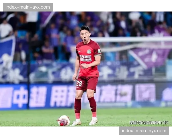 转会市场：传闻某英超球队有意引进上海海港年轻边后卫
